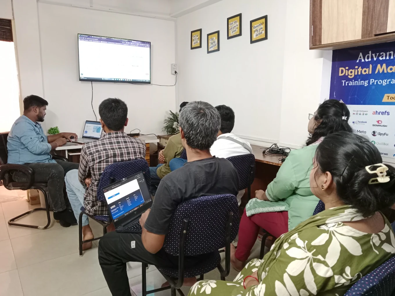 A digital marketing session in progress at the eBuddha Digitech training room in Bhopal